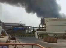 تکذیب محبوس‌ شدن برخی افراد در حادثه آتش‌سوزی اسکله دیر
